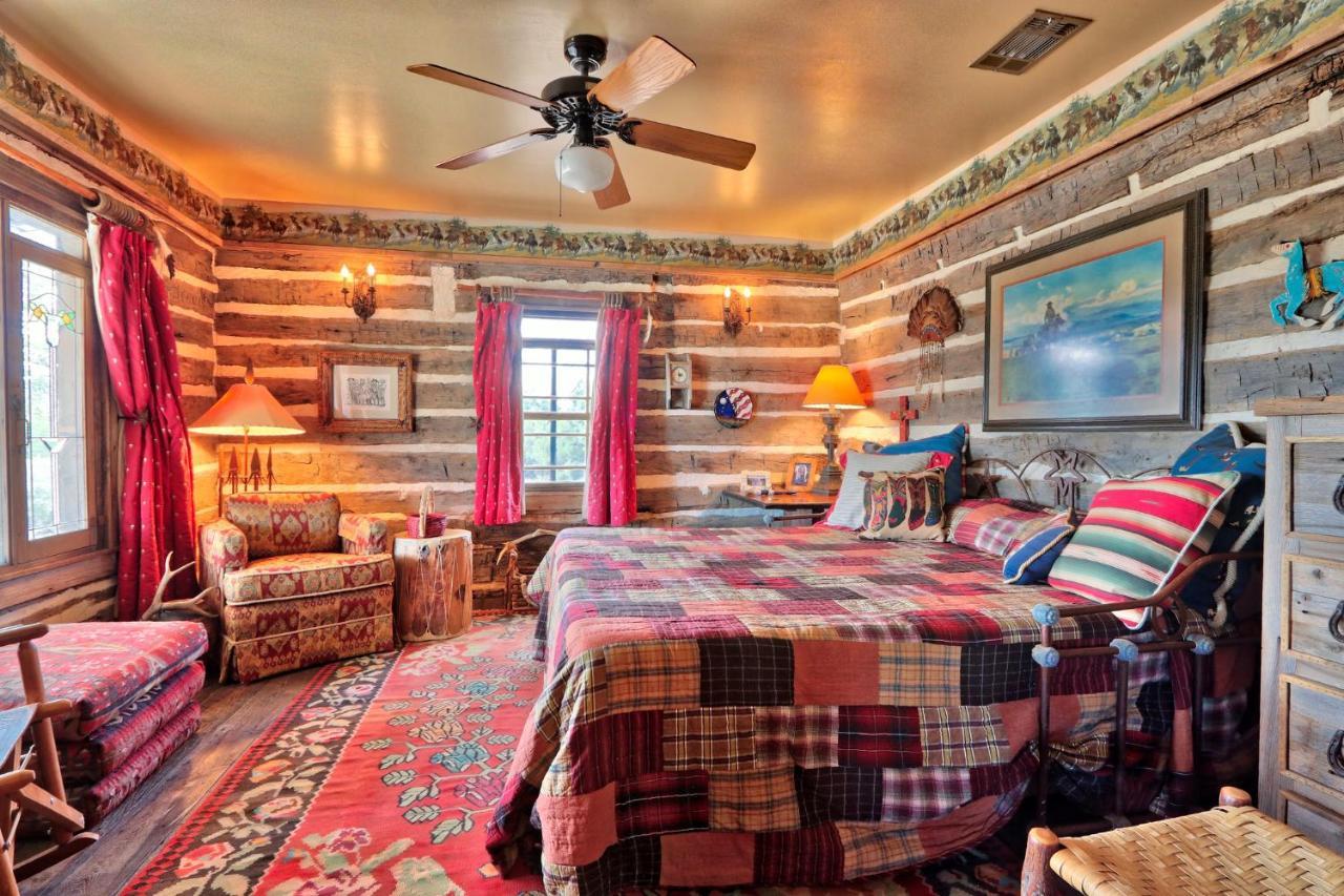 Log Cabin At Old Glory Ranch Wimberley Exterior photo